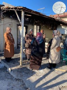 Ak Parti Kadın Kolları; yangın mağduru aileye geçmiş olsun ziyaretinde bulundu!