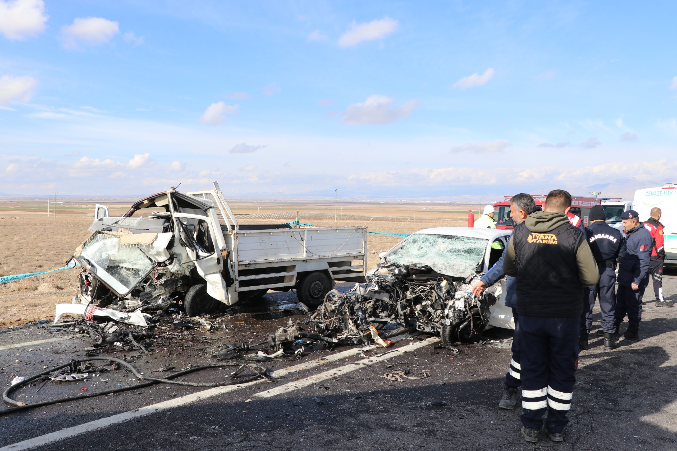 Niğde’de otomobil ile hafif