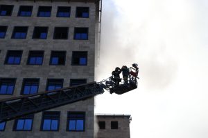 Üniversitesi Hastanesi inşaatında çıkan yangın söndürüldü