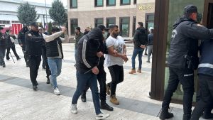 Sahte “kiralık bungalov” ilanlarıyla dolandırıcılık yapan 19 şüpheli adliyeye sevk edildi