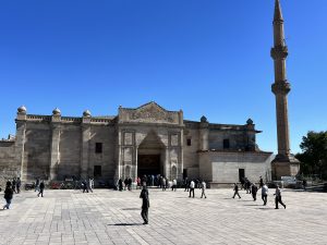 İslam Alemi, Mukaddes Üç Aylara Cumayla Merhaba Diyor!