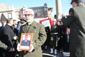 Şehidin kız kardeşi gözyaşları içinde sordu: Abi, tek başına düğün mü yapılır?