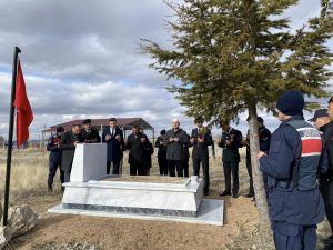 Şehit Piyade Er Menderes Yüksel şehadet yıl dönümünde mezarı başında anıldı