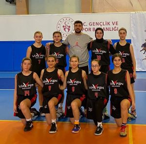 Basketbol karşılaşmasında Viafen koleji şampiyon oldu