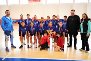 Aksaray’da Genç Kızlar Futsal İl Birinciliği müsabakaları sona erdi; Aksaray Spor Lisesi şampiyon oldu