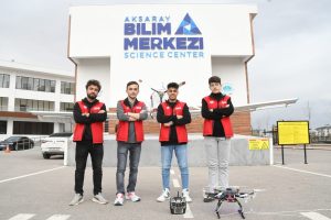 Genç mucitlerinde bilim tutkusu; Aksaraylı gençlerden “Hexacopter”