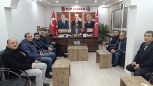 MHP teşkilatı Emlak Kredi İlkokulu Seçim Sandık Kurulu Üyeleri ile bir arada