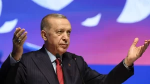 Erdoğan Ailesi, Sevincini Asım Özdemir ile Kutluyor: Dede Erdoğan’ın Torun Sevinci!