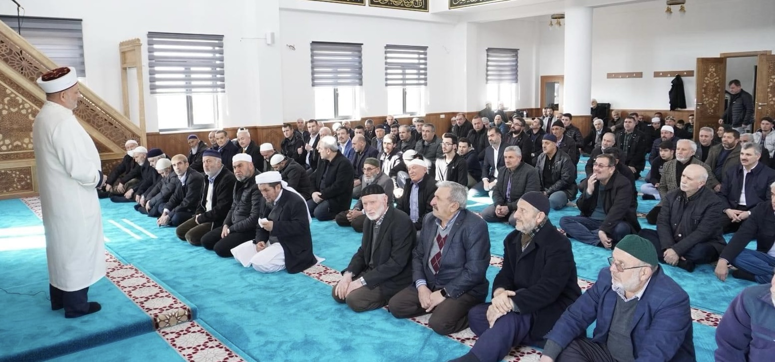 Hayırsever Fahreddin Gür liderliğindeki yapılan cami, “Gazze Cami”nin kılınan ilk