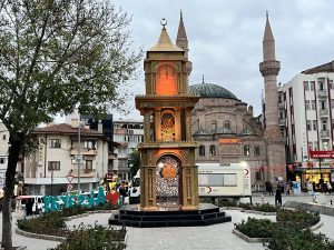 Aksaray’da Siyasilerin Gündemi Seçim: Peki Vatandaşın Gündemi Ne?