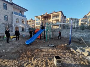 Çocukların Mutluluğu İçin Yeni Bir Adım: Güzelyurt Belediyesi’nden Gelveri Çocuk Oyun Parkı!