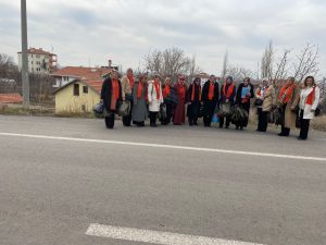 Seçim hazırlıkları; Ak Parti Kadın Kolları heyeti Polat başkanlığında hane ziyaretlerinde!