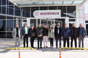 İYİ Parti heyeti, Aksaray Üniversitesi Eğitim ve Araştırma Hastanesinde hasta ve personellerle bir arada