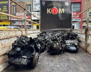 Ülkeye kaçak otomobil motoru getiren şüpheli yakalandı