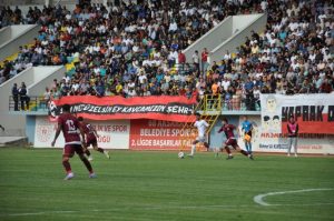 Aksaray Belediyespor, deplasmanda ilk yarıyı önde tamamladı