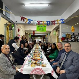 Aksaray’ın O İlkokulu’nda Öğretmenler İftara Kaldı; Oruç Açtı!