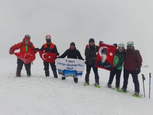 Dünya Aksaraylılar Günü’nde 9 Dağcı, Tanıtım İçin Kararlı Adımlarla Hasan Dağı’nı Aştı!