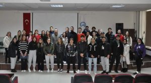 ASÜ Spor Bilimleri Fakültesinde gerçekleşen konferansa Aksaray Belediye Hentbol Takımı katıldı