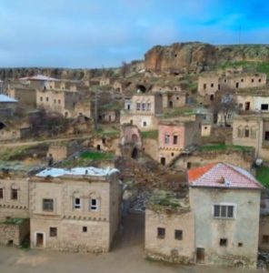 Aksaray’ın Demirci Kasabası nostaljik evleri ile ön plana çıkıyor