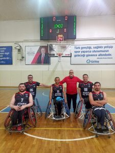 Tekerlekli Sandalye Basketbol takımı çeyrek finalde