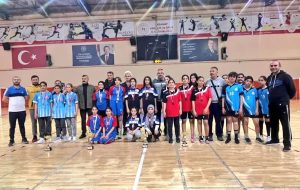 Aksaray’da badminton müsabakalarında dereceye giren okullar belli oldu