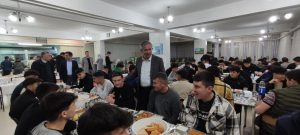 İl Müdürü Alpaslan liseli gençlerle iftarda buluştu