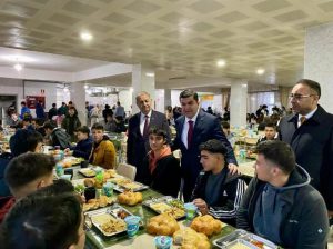 Kaymakam Karatepe liseli gençlerle iftarda buluştu