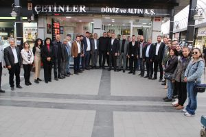 Seçime saatler kala, Karacaer, çarşı esnafıyla buluştu