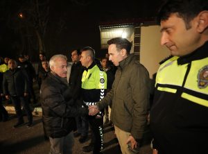 Görev Başında Sahur: Vali Kumbuzoğlu, Polislerle Sahur Sofrasında Buluştu!