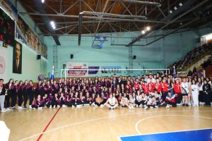 Aksaray’da voleybol müsabakaları tamamlandı; Bakın hangi takımlar birinciliği sırtladı