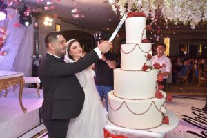 Siyaset ve iş dünyasından birçok ismin şahitliğinde gerçekleşen muhteşem düğünde,