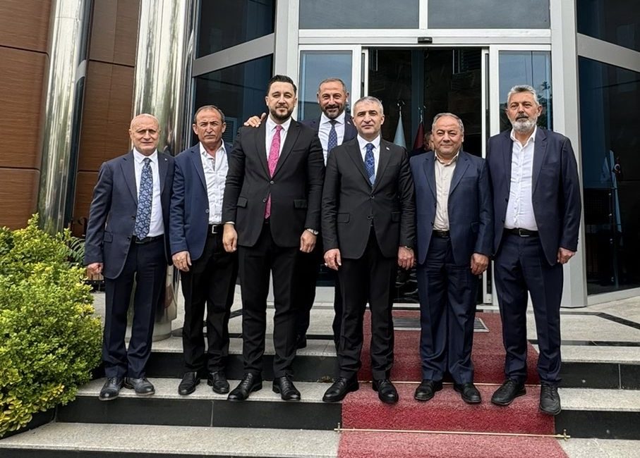 İnşaat Müteahhitleri Konfederasyonu'nun (İMKON) 5. Olağan Kongresi'nde başkanlık koltuğuna yeniden