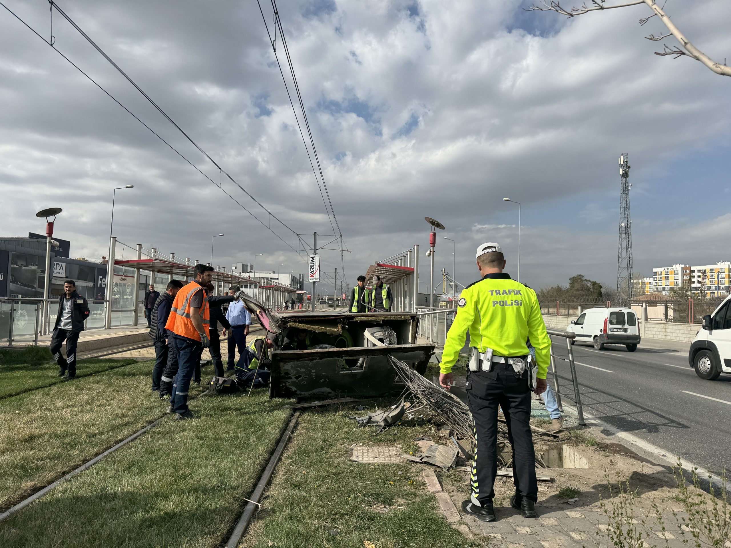 Kayseri’de tramvay durağının trafosuna