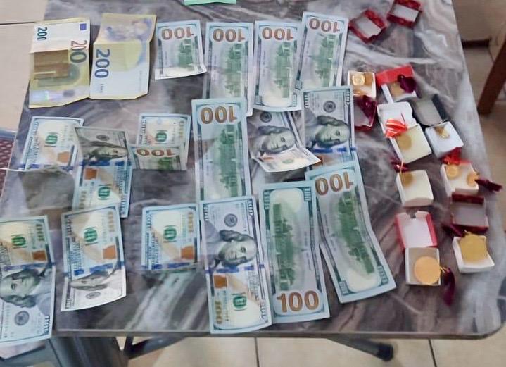 Kırıkkale’de devriye gezen polis ekiplerince bulunan, içinde altın ve para