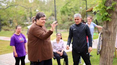 Engeller sevgiyle aşılır: Aksaray'da engelliler için düzenlenen programlar devam ediyor.