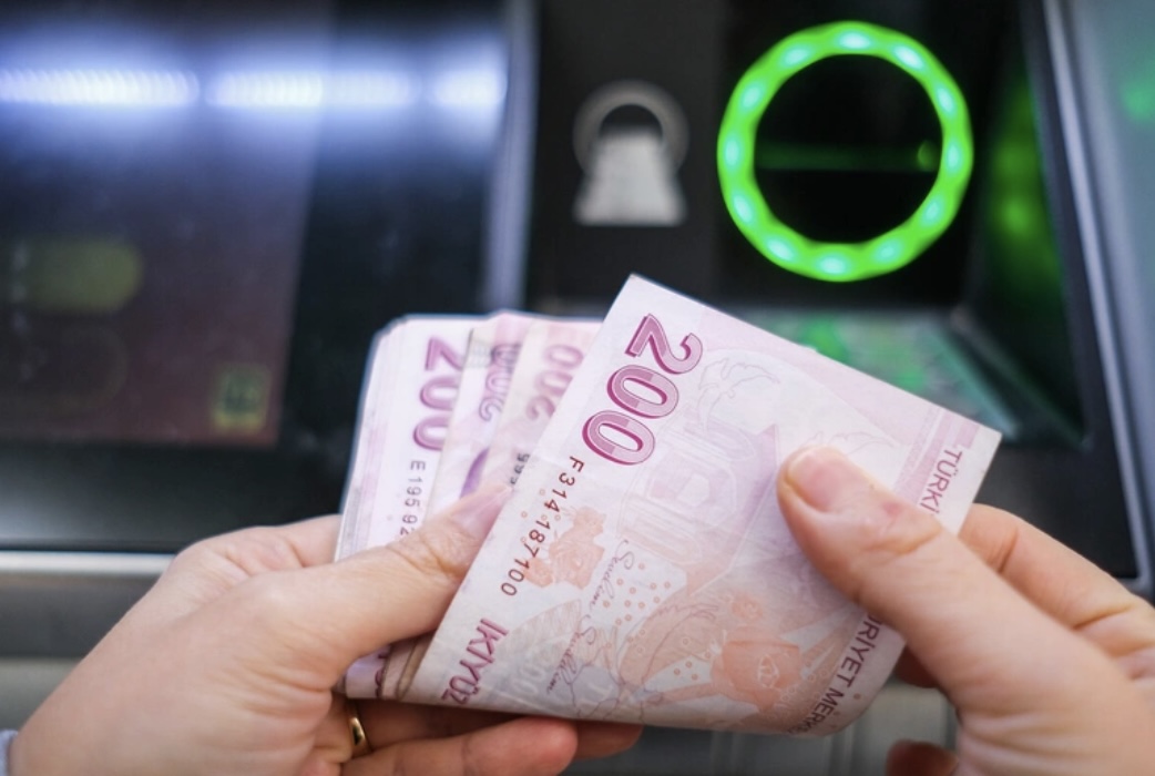 Bankalar ATM’lerde 10 lira,