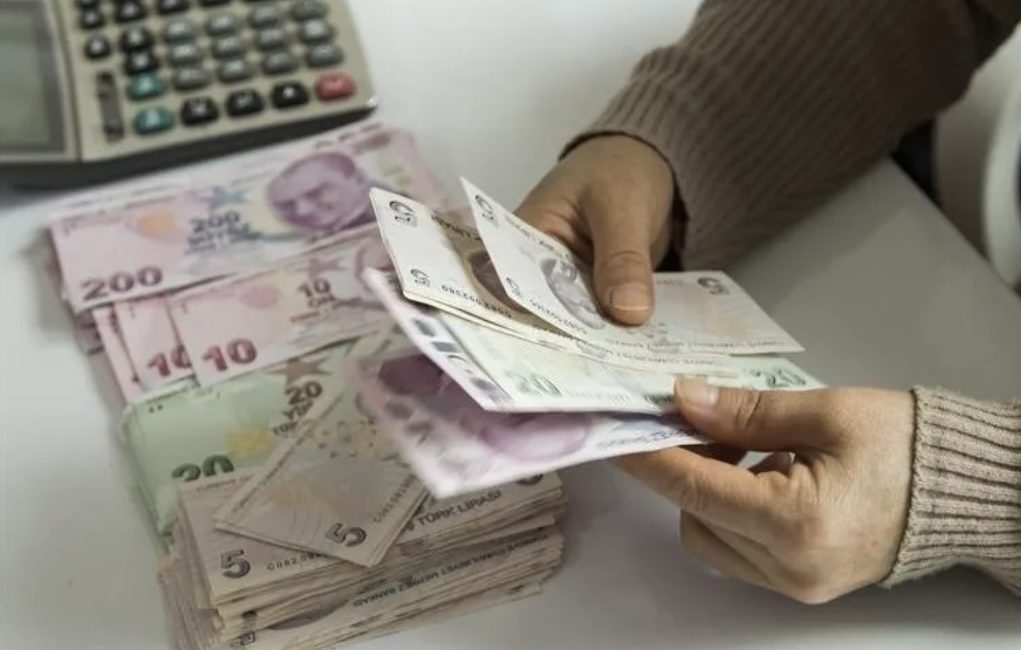 SGK, emeklileri emekliliklerinin iptal edileceğine yönelik uyarıda bulundu.