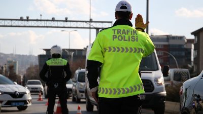 Konya’nın Kulu ilçesinde drift yaptığı tespit edilen iki otomobilin sürücüsüne