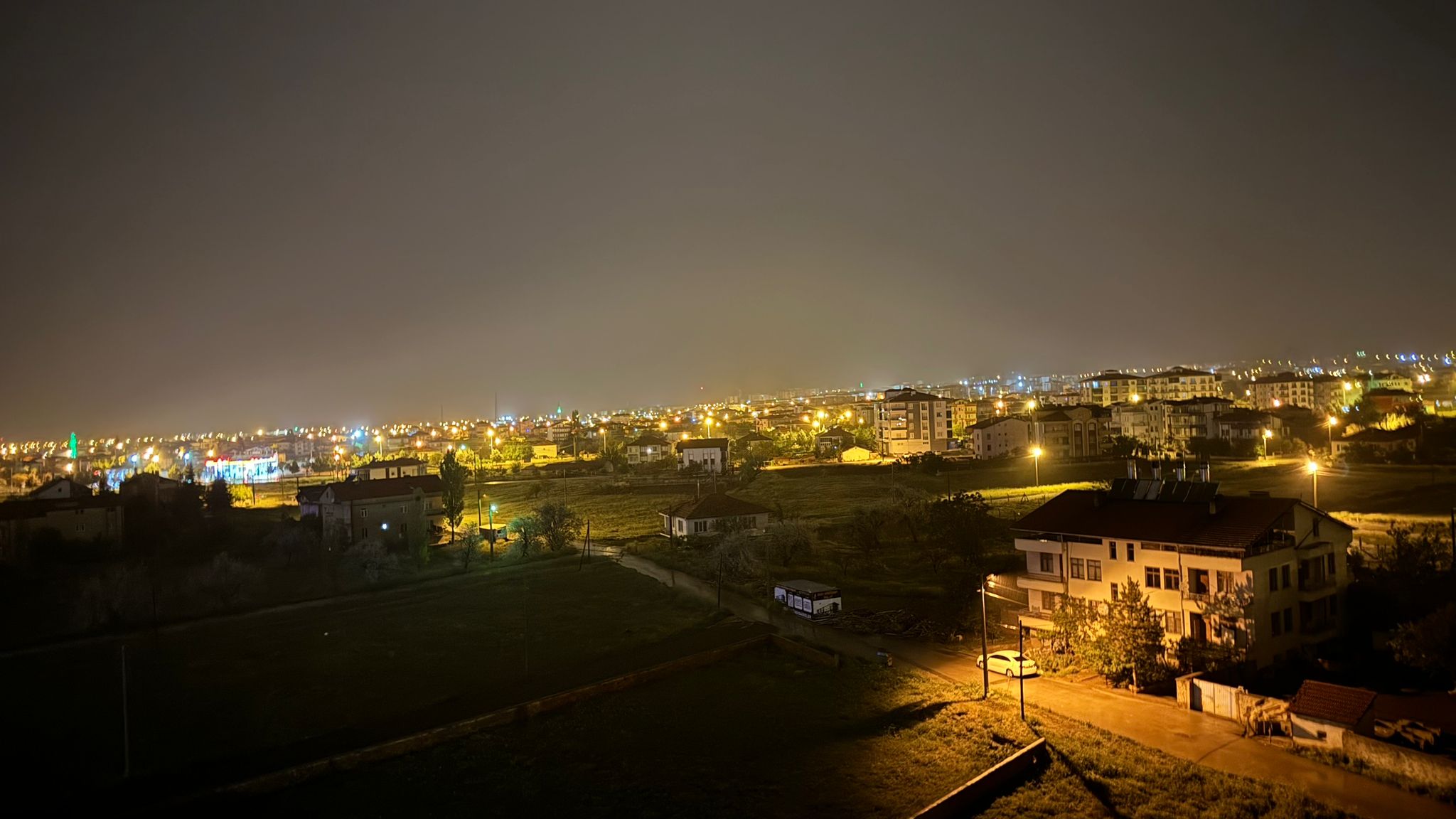 Aksaray’ı Nefes Aldıran Yağmur: Toz Bulutu Dağıldı!