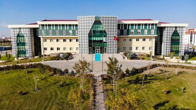 Aksaray Üniversitesi’nde finallerin tamamlanmasının ardından öğrenciler bayram tatile çıkmışlardı. Bayram