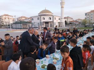 İl Müdürü Alpaslan iftar programında öğrencilerle bir araya geldi