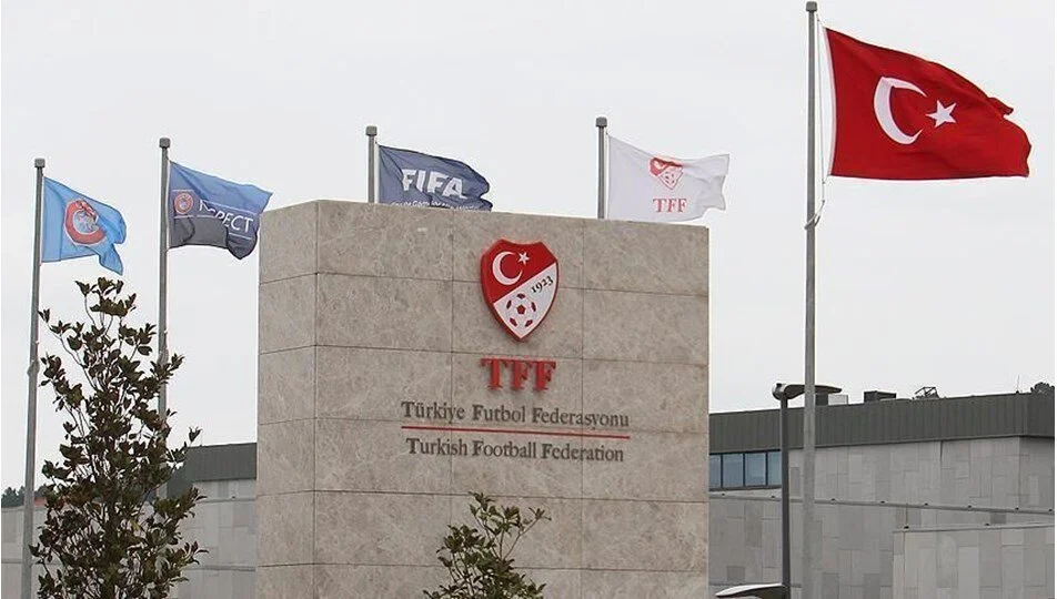 Türkiye Futbol Federasyonu Kırmızı