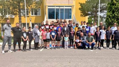 Aksaray’da Türkiye’nin en hızlı atletizm il seçmesi müsabakalarında genç atletler