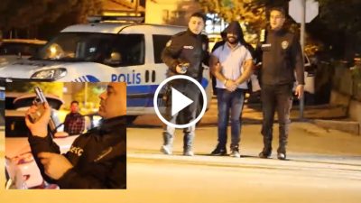 Ruhsatsız Tabanca ile Yakalandı, Kelepçeyle Gülerek Polis Aracına Gitti