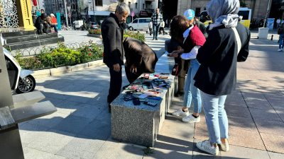 15 Temmuz Milli İrade Meydanı'nda Yeni Model Kılıflar Kapış Kapış