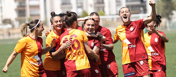 Galatasaray kadın futbol takımı şampiyonluk maçında!