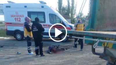 Aksaray Gülağaç ilçesinde motosiklet ve Kepçe çarpışması feci sonuçlandı.