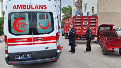  Kırıkkale’nin Bahşılı ilçesinde otomobille çarpışan elektrikli bisikletteki 3’ü çocuk 4