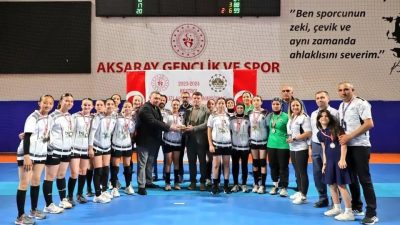 Aksaray'ın ev sahipliğinde düzenlenen şampiyonada başarılı performans sergileyen Aksaray Belediyespor