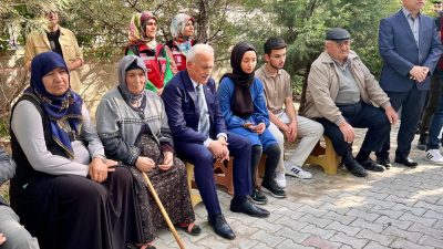 Aksaray Valisi Mehmet Ali Kumbuzoğlu, Yeşiltepe'de düzenlenen törenle şehit babası